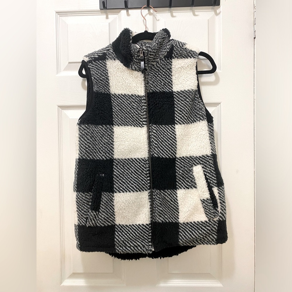 Sherpa checkered vest- thread and supply